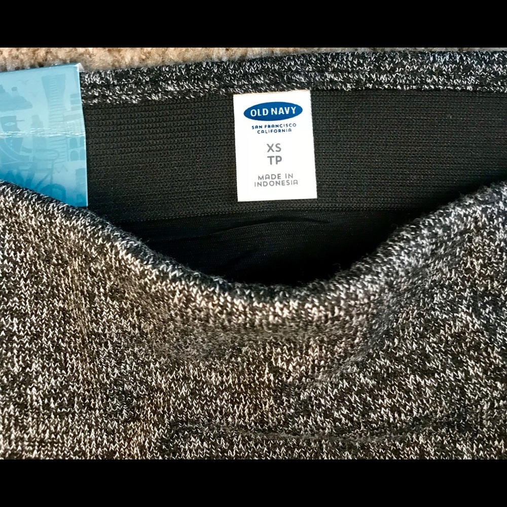 Long gray knit old navy skirt NWT - Picture 2 of 4